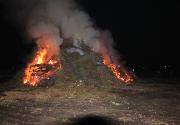 Oerlinghausen: Osterfeuer am T�nsberg, in Lipperreihe und W�hrentrup